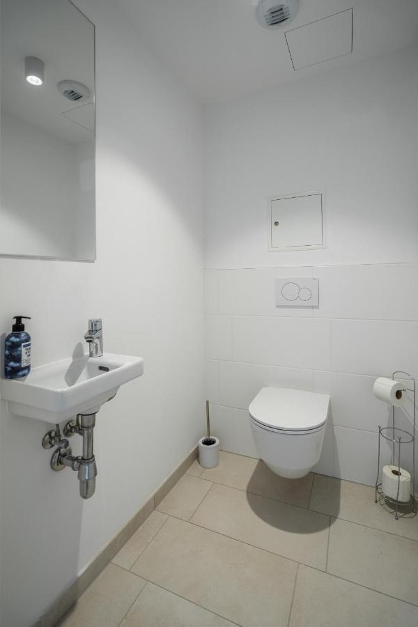 Whats-App Self-Check-In - Paerchen Wohnung Am Hauptbahnhof Vienna Exterior photo