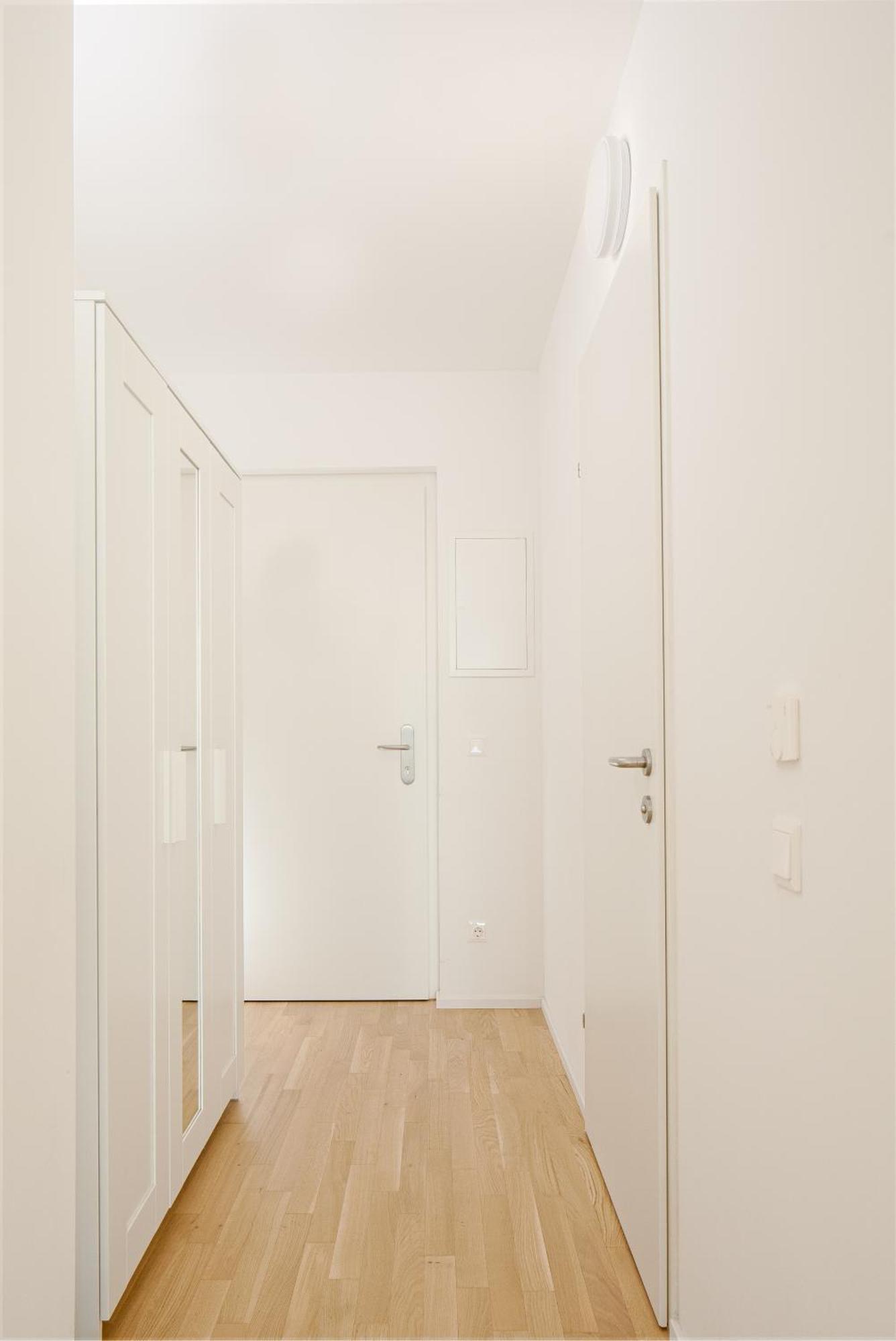Whats-App Self-Check-In - Paerchen Wohnung Am Hauptbahnhof Vienna Room photo