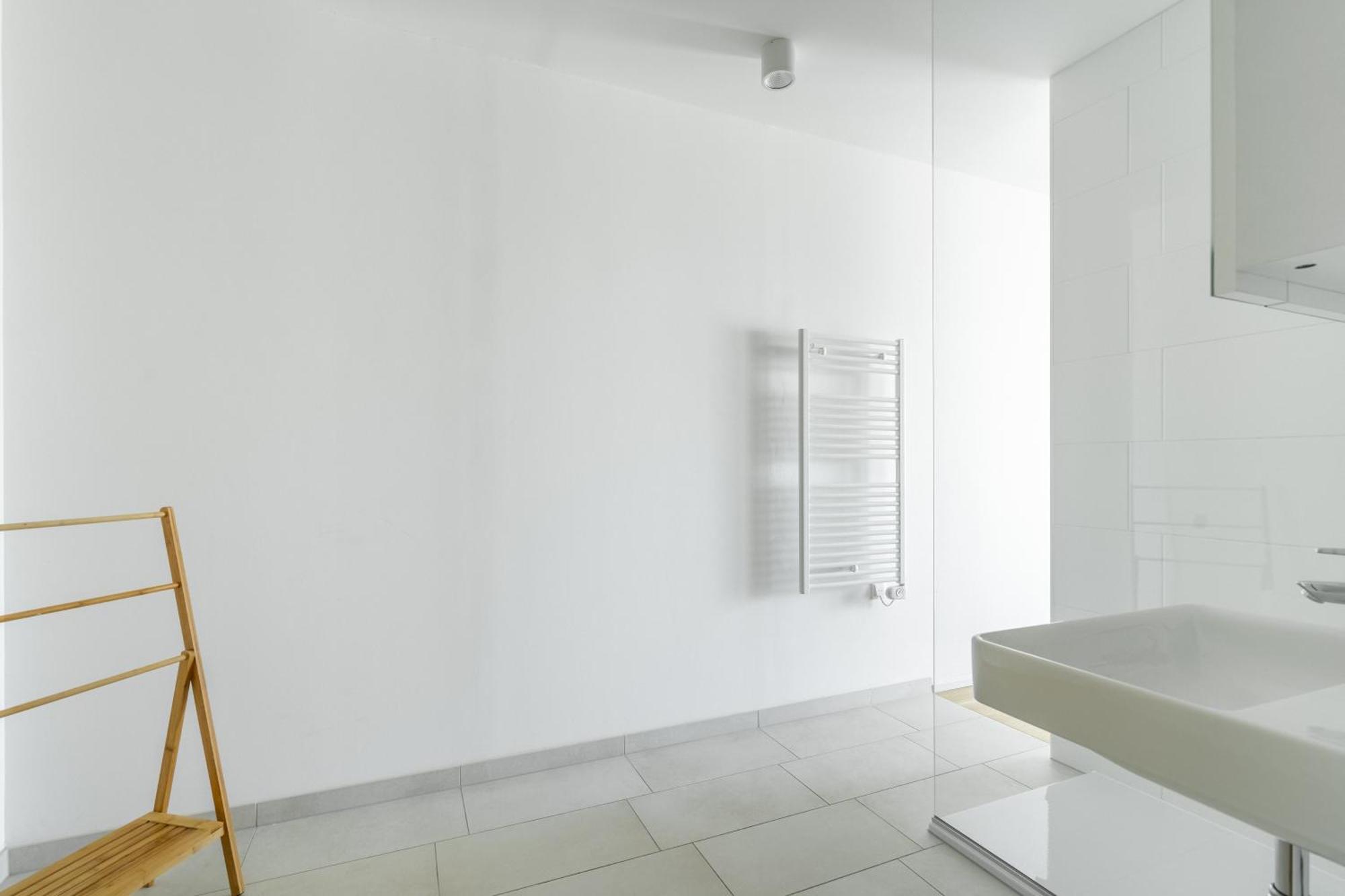 Whats-App Self-Check-In - Paerchen Wohnung Am Hauptbahnhof Vienna Room photo
