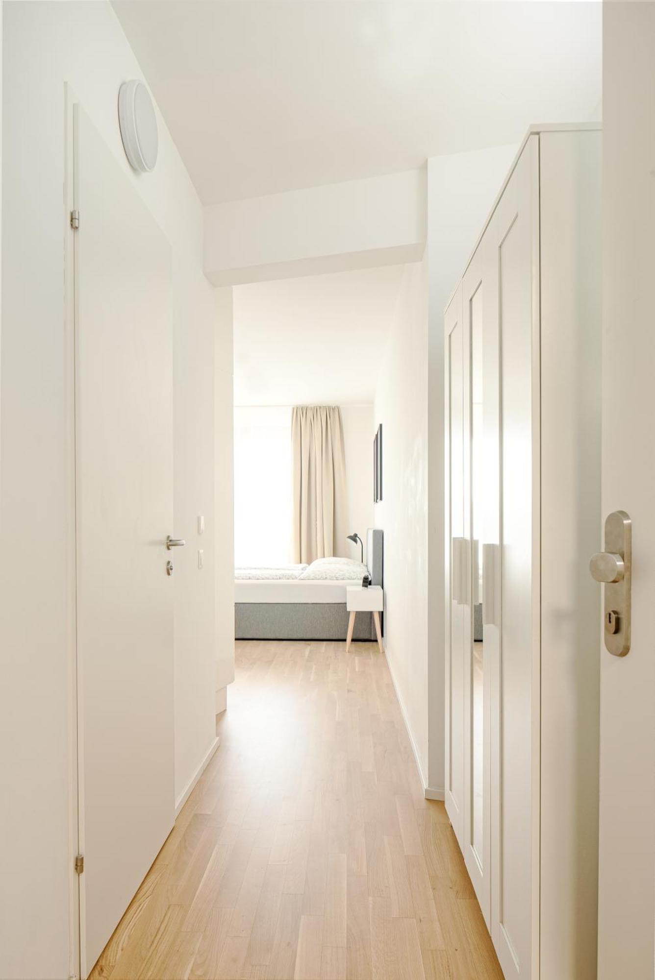 Whats-App Self-Check-In - Paerchen Wohnung Am Hauptbahnhof Vienna Room photo