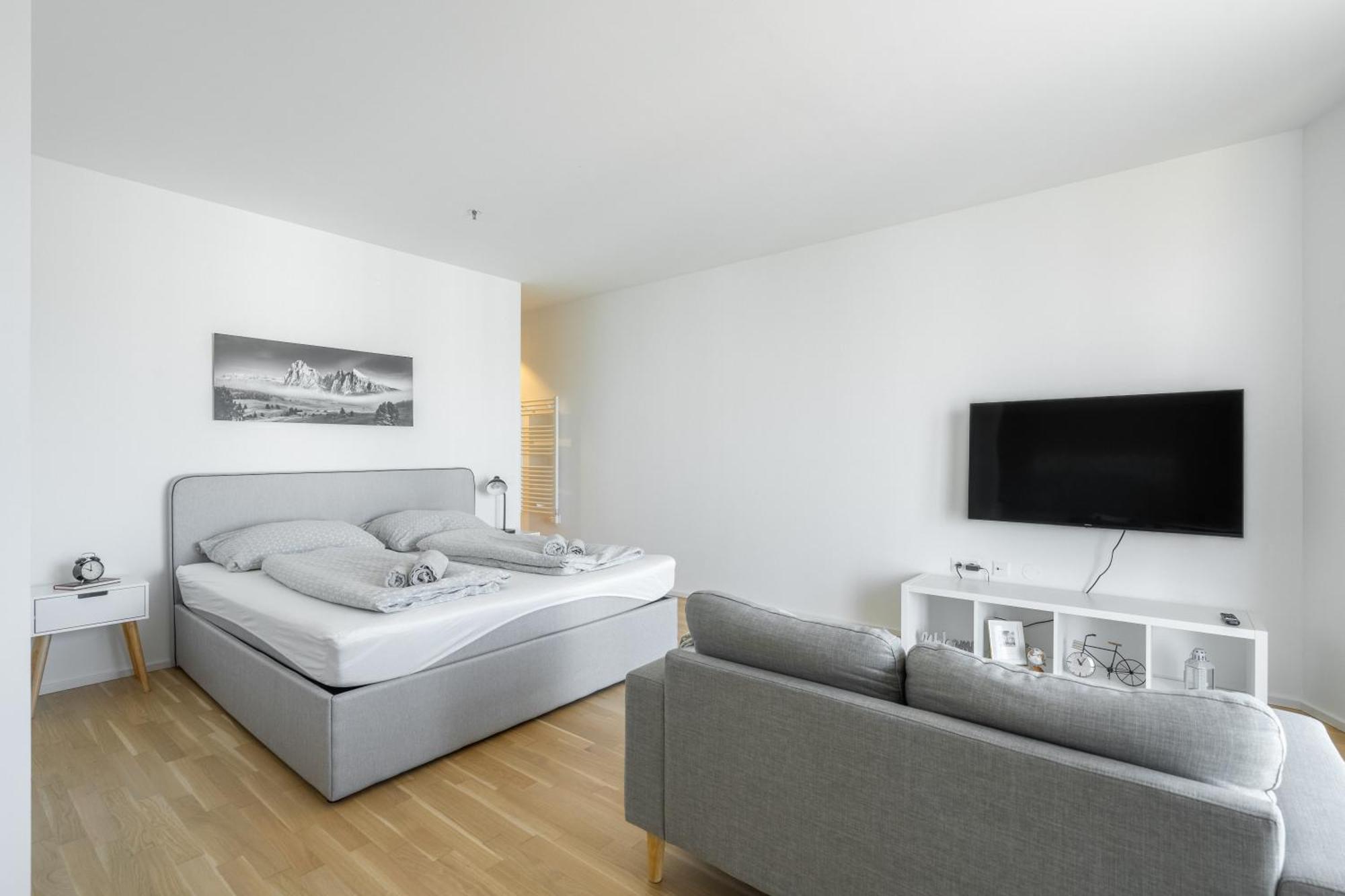 Whats-App Self-Check-In - Paerchen Wohnung Am Hauptbahnhof Vienna Room photo